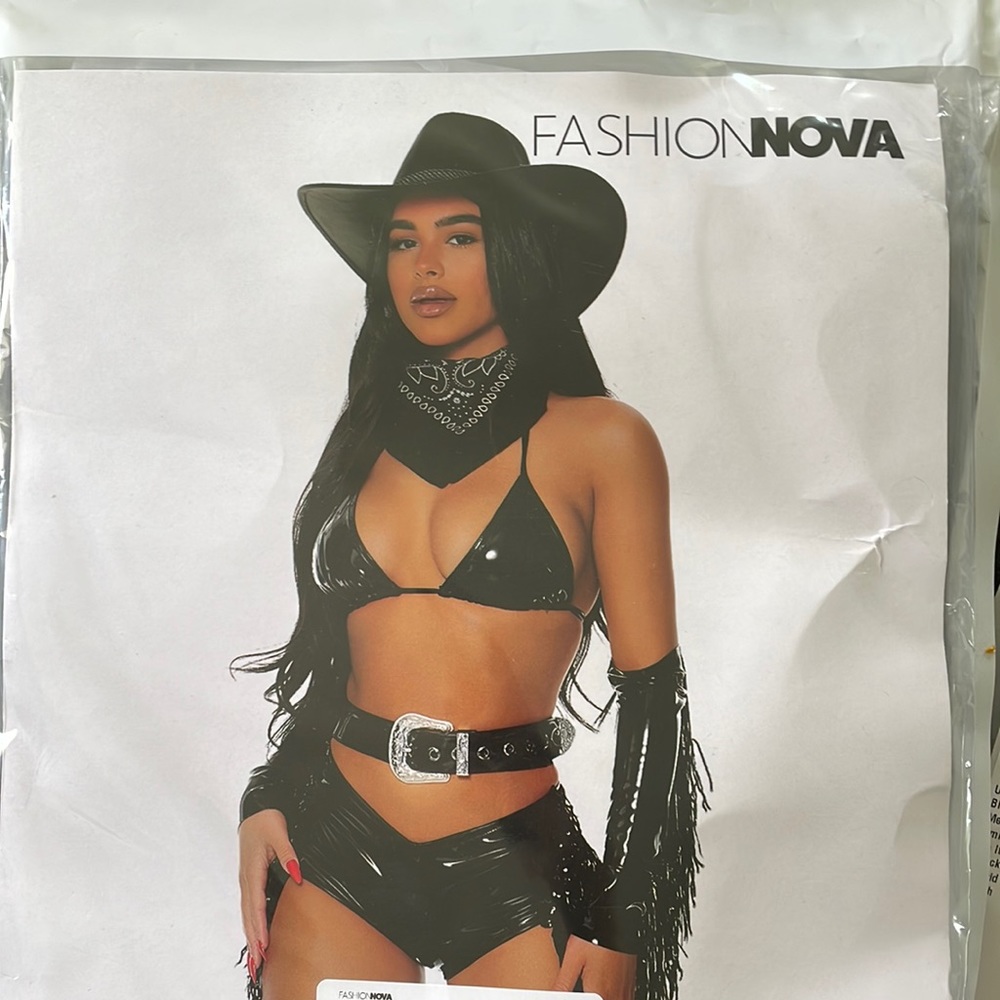 Fashion Nova south side cowgirl 5 piece costume set